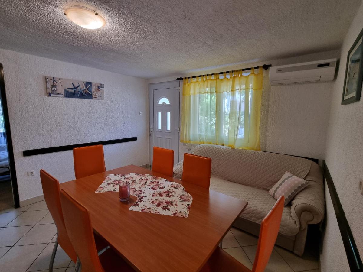 Apartment Deni Skrbčići Buitenkant foto