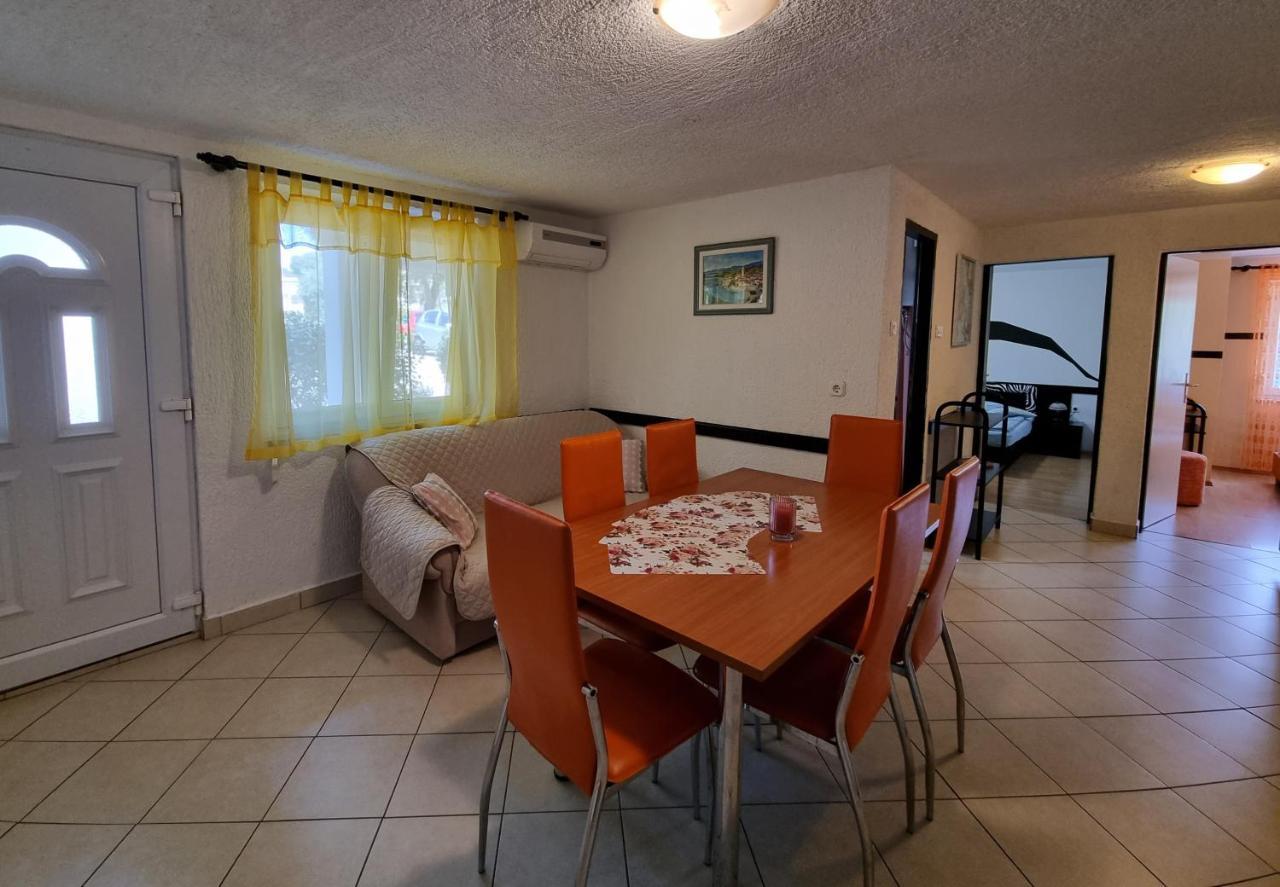 Apartment Deni Skrbčići Buitenkant foto