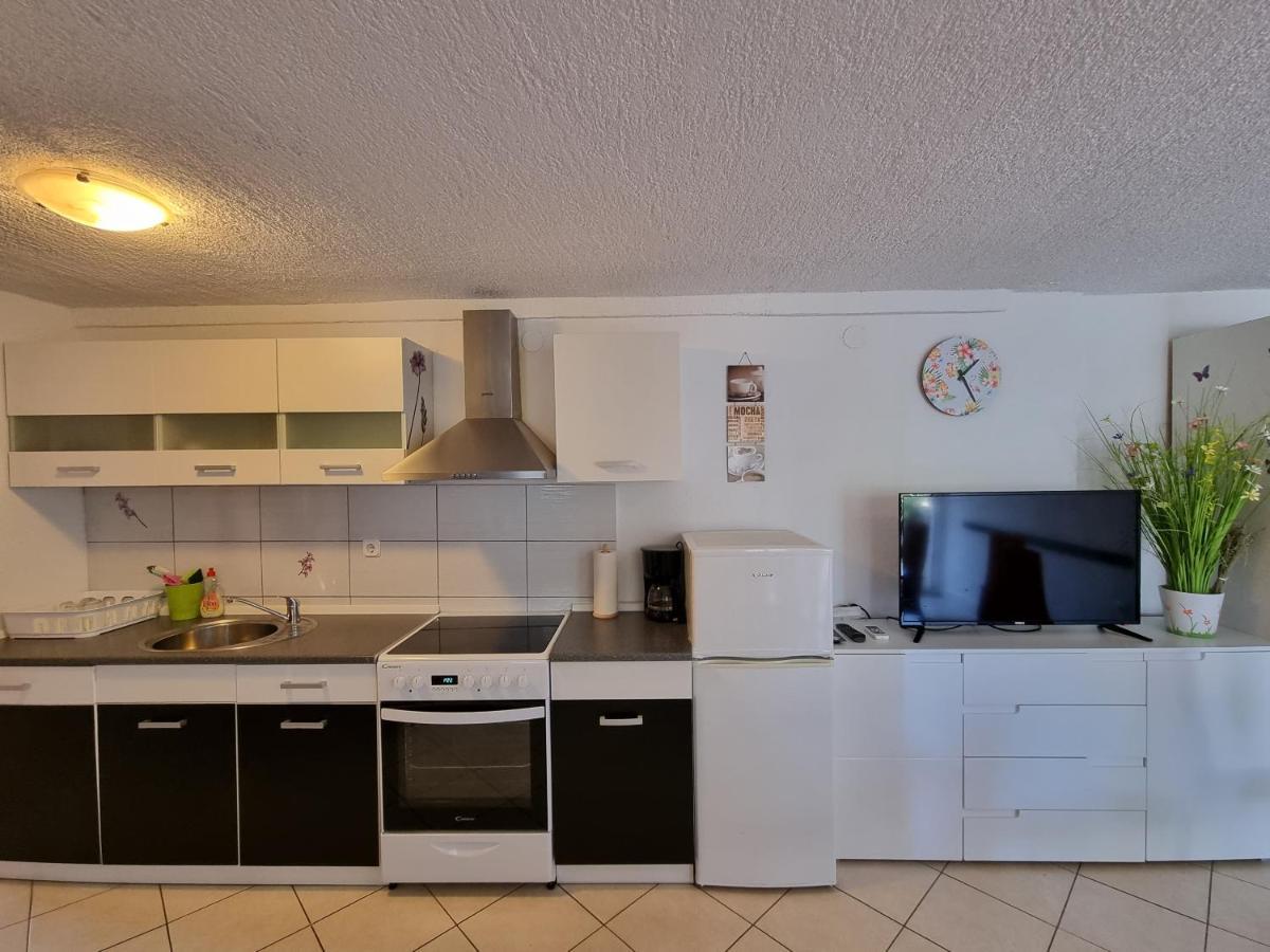 Apartment Deni Skrbčići Buitenkant foto