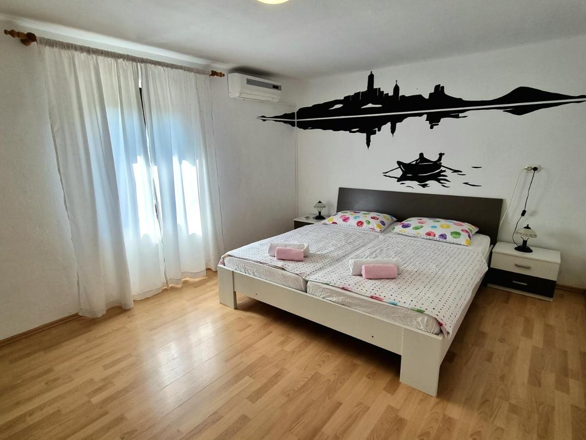 Apartment Deni Skrbčići Buitenkant foto
