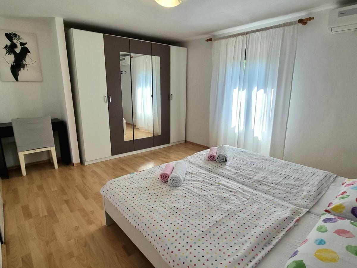 Apartment Deni Skrbčići Buitenkant foto